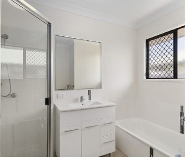 4-Bedroom Home with Double Garage in Prime Burdell Location - Photo 2