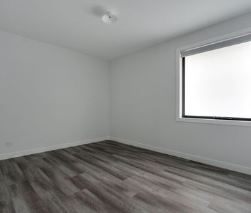 Stylish, Spacious Double Storey Family Home - Photo 5