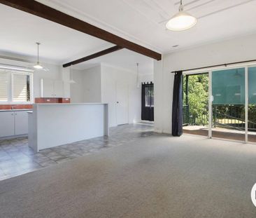 THREE BEDROOM HOME WITH LARGE YARD - Photo 5