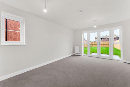 3 bedroom semi-detached house to rent - Photo 2