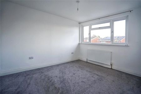 4 bedroom detached house to rent - Photo 3