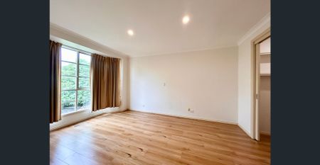 Desirable Family Living in the Heart of Camberwell - Meters from Lynden Park - Photo 2