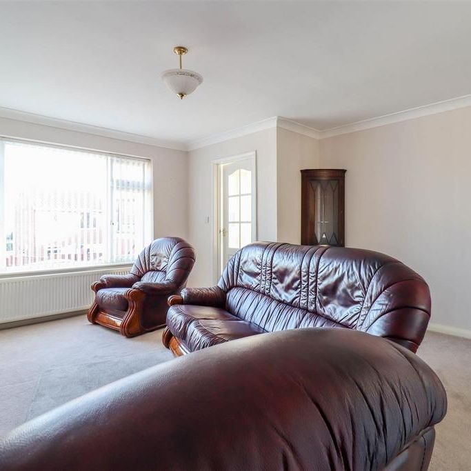 3 bedroom semi-detached house to rent - Photo 1