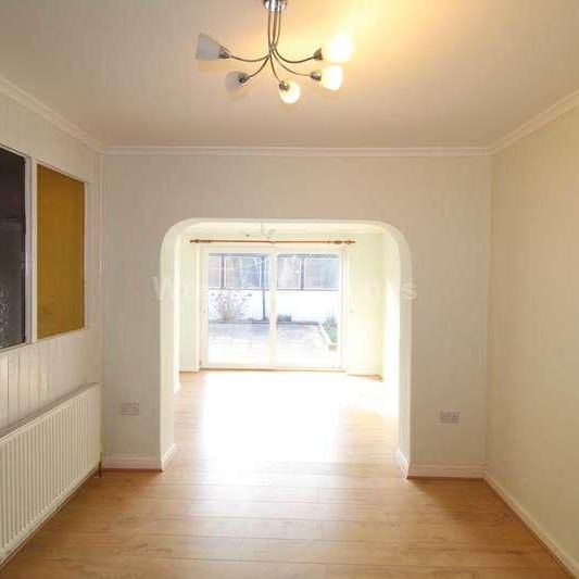 Southall, UB1 - Photo 1