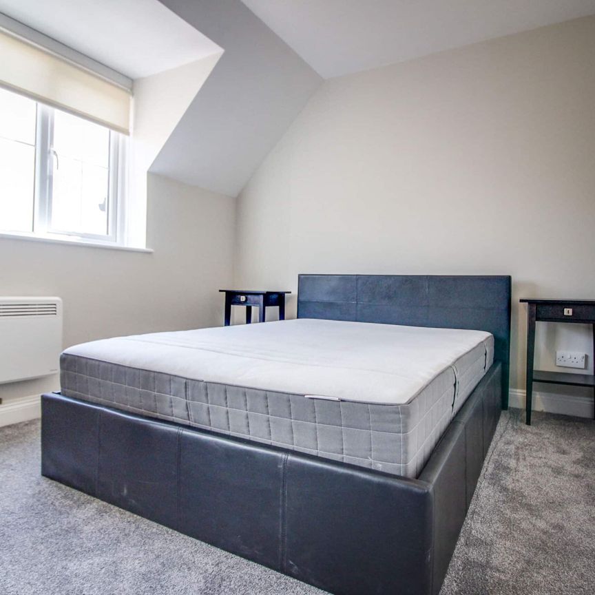 Dewell Mews, Swindon, Swindon, SN3 - Photo 1