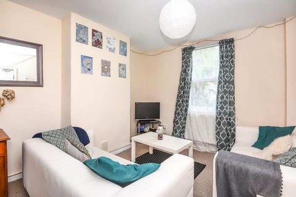 4 bedroom semi-detached house to rent - Photo 1