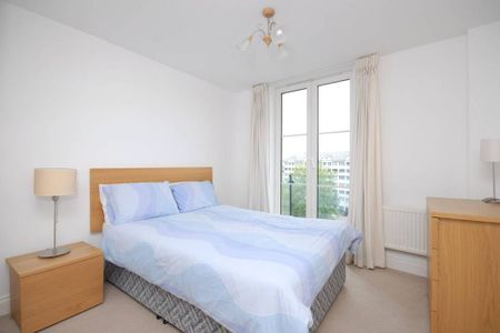 3 bedroom flat to rent - Photo 4