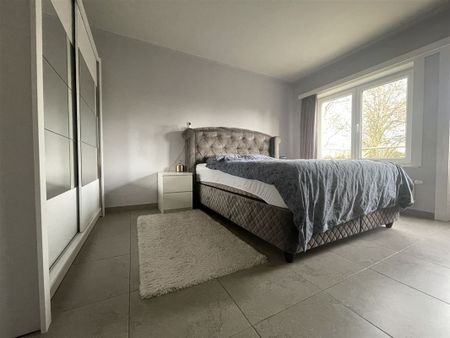 Gezellig en ruim gerenoveerd appartement op wandelafstand van station en centrum - Photo 3