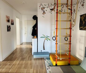 Helle 4-Zimmerwohnung, ruhig und zentral - Photo 2