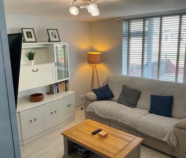 3 bedroom terraced house to rent - Photo 2