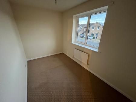 4 bedroom Detached house To Let - Photo 5