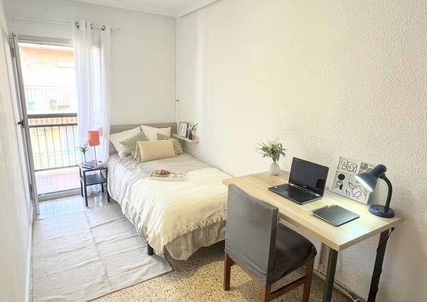 Carrer Isaac Peral, Burjassot, Valencian Community 46100