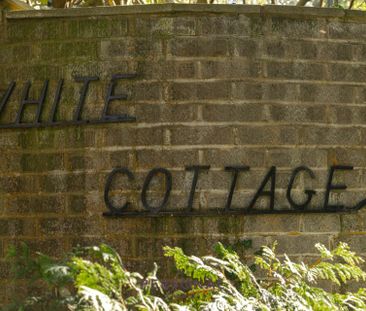 Motshill Lane, Tadworth - Photo 2