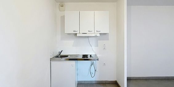 Vénissieux : Spacieux studio avec kitchenette et garage - Photo 3