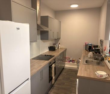 1 bedroom in a house share to rent - Photo 1