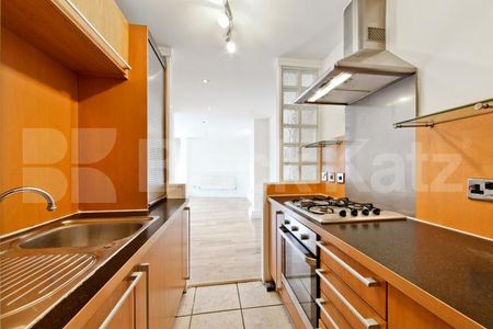 527 sq. Ft & superbly located moments from Borough High Strret - Photo 4