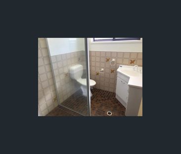 Sensational North Tamworth Unit - Photo 6