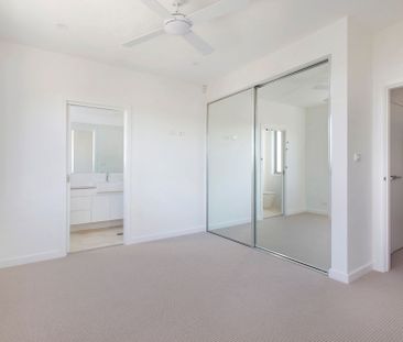 Executive Living In Thirroul - Photo 1