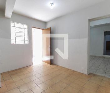 Casa para alugar com 70m², 3 quartos e sem vaga - Foto 2