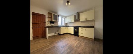 3 bedroom terraced house to rent - Photo 3