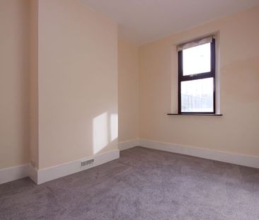 New Road, Basingstoke - Photo 3