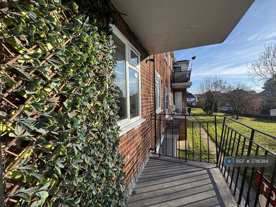 2 bedroom flat to rent - Photo 1