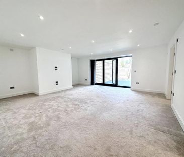 5 bedroom detached house to rent - Photo 1