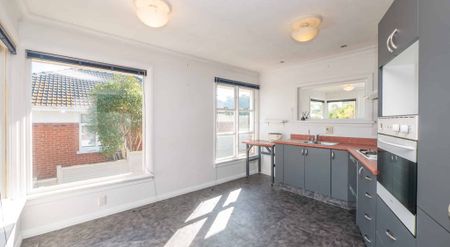 Sunny, Low-Maintenance Home and Ample Parking - Photo 5