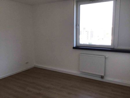 Ihre neue Wohnung: geräumige 3-Zimmer-Wohnung mit Weitblick vom Balkon! - Foto 4