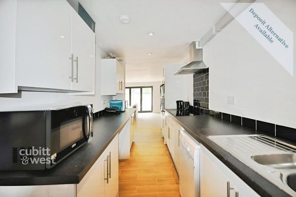 1 bedroom in a house share to rent - Photo 1