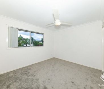 PERFECT LOCATION! NO WATER BILLS! - Photo 2