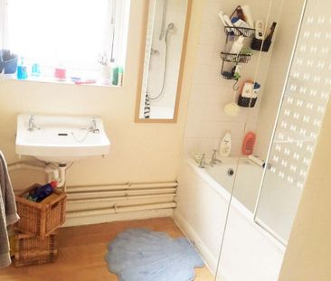 4 bedroom flat share to rent - Photo 3