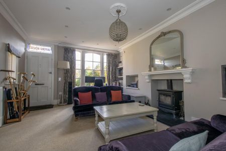 3 bedroom semi-detached house to rent - Photo 2