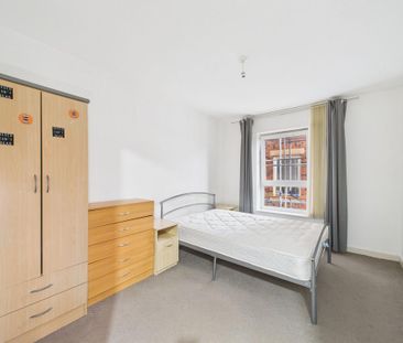 2 bedroom flat to rent - Photo 4