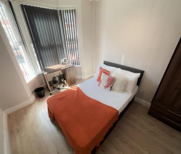 4 bedroom terraced house to rent - Photo 5