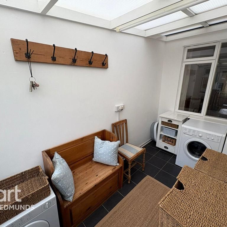 2 bedroom terraced house to rent - Photo 1
