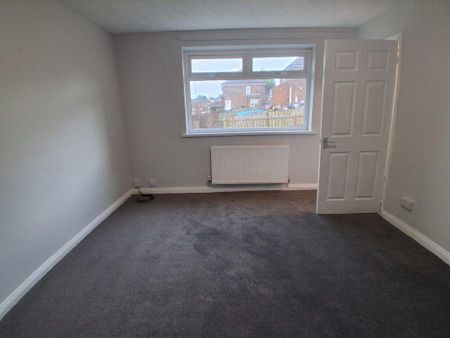 2 bedroom semi-detached house to rent - Photo 3