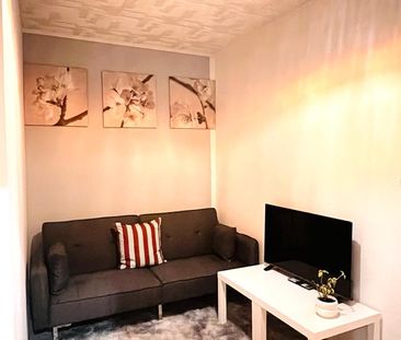 1 room in Lichtenberg with anmeldung- Long term - Photo 1