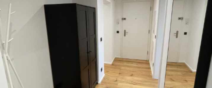 WG München: Möblierte 4-Zimmer-Wohnung, frisch kernsaniert - Foto 1