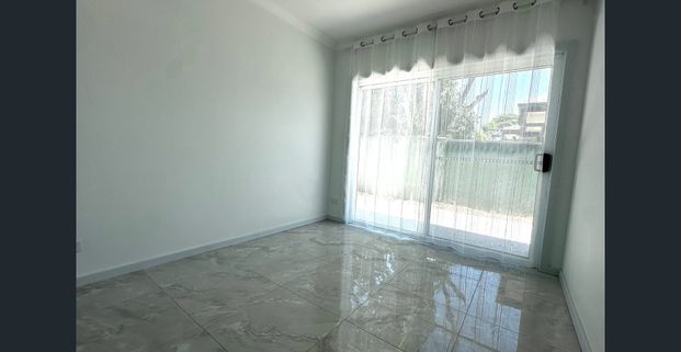 BEAUTIFUL 3 BEDROOM 2 BATHROOM GRANNY FLAT - Photo 1