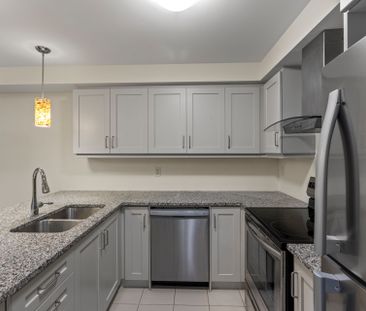 For Lease - 122 Christopher Road, Oakville, Ontario - Photo 3