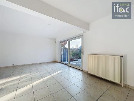 Villa met 5 slaapkamers, 2 badkamers op uitstekende locatie - Foto 3