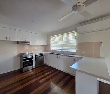 Delightful Family Home in Quiet Taree West Cul-de-Sac - Photo 5