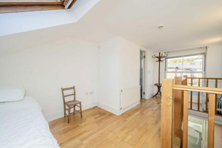 3 bedroom end of terrace house to rent - Photo 2