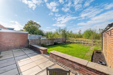 3 bedroom bungalow to rent - Photo 4