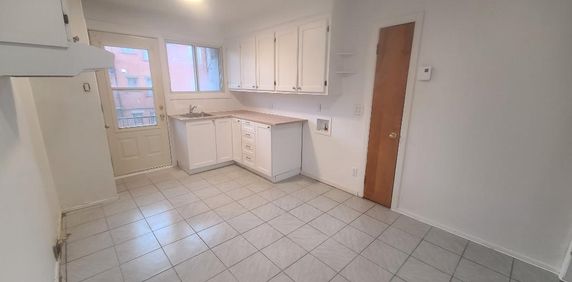 4 1/2 Rénové - Saint-Michel - Photo 2