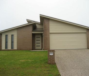 18 Balonne Drive, GLENVALE - Photo 2