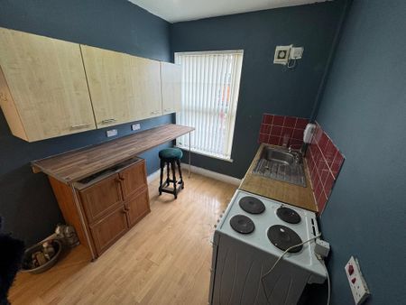 2 bedroom flat to rent - Photo 3