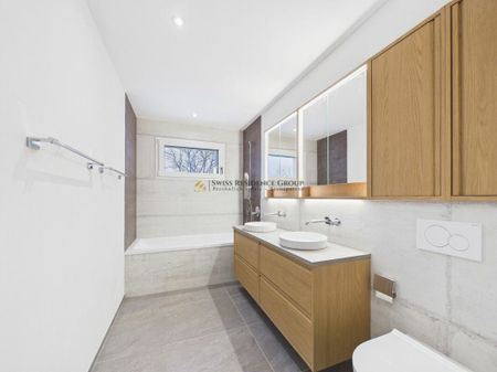 Renovated apartment with an enviable view - Photo 5