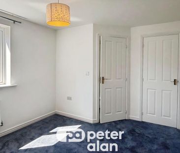 3 bedroom semi-detached house to rent - Photo 3